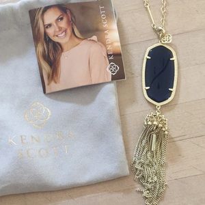 Kendra Scott necklace